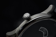 ICON_Duesey__Crown_Case_Side